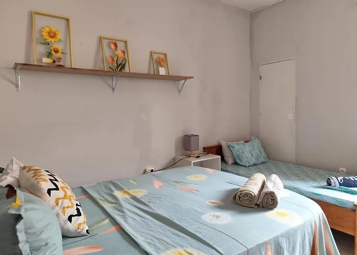 Mendes Family Guesthouse, And Services